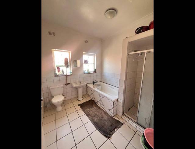 6 BEDROOM HOUSE FOR SALE IN ORANGE GROVE